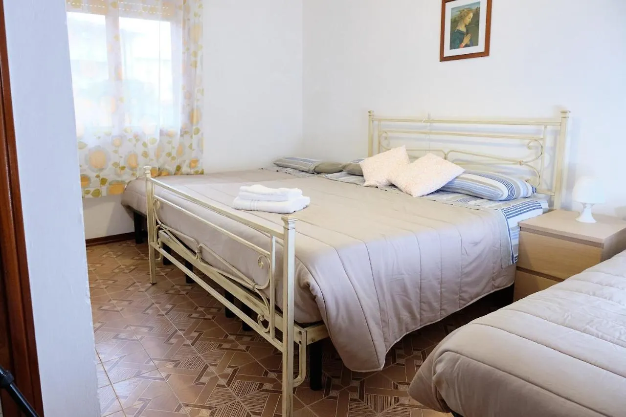 Peaceful Flat With Direct Beach Access Beahost Rosolina Mare 0*,  Italy
