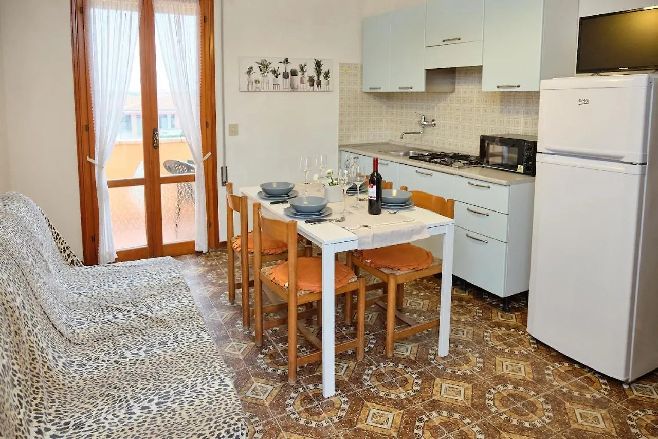 Peaceful Flat With Direct Beach Access Beahost Rosolina Mare 0*,  Italy